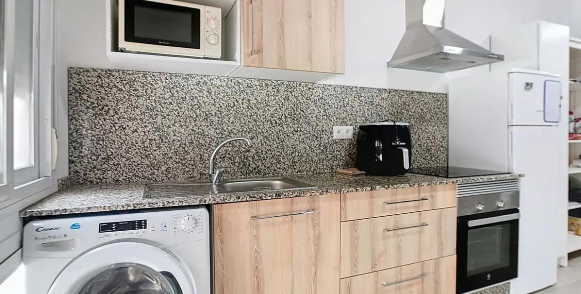 Sale of ground floor apartment in Malaga (district Málaga Centro) 9