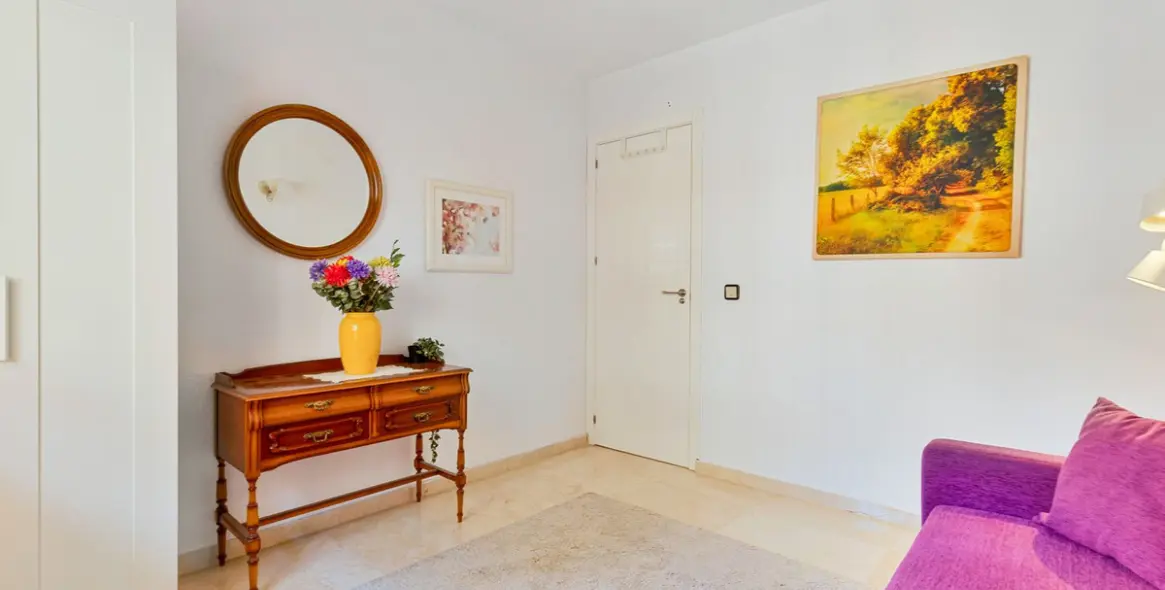 Sale of middle floor apartment in Fuengirola 17