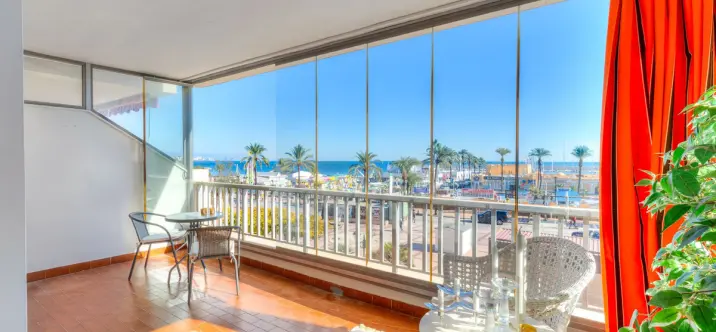 Sale of middle floor apartment in Fuengirola 1