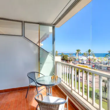 Sale of middle floor apartment in Fuengirola