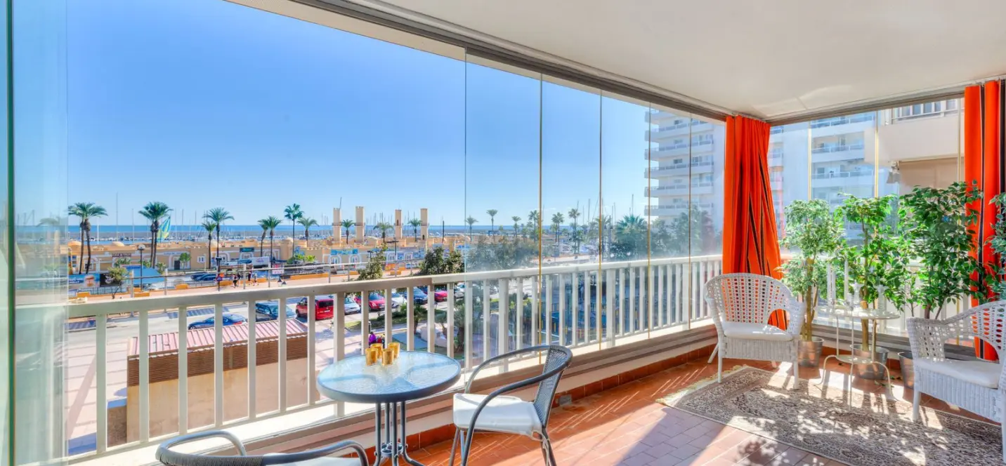 Продажа апартаментов на среднем этаже в Fuengirola 0