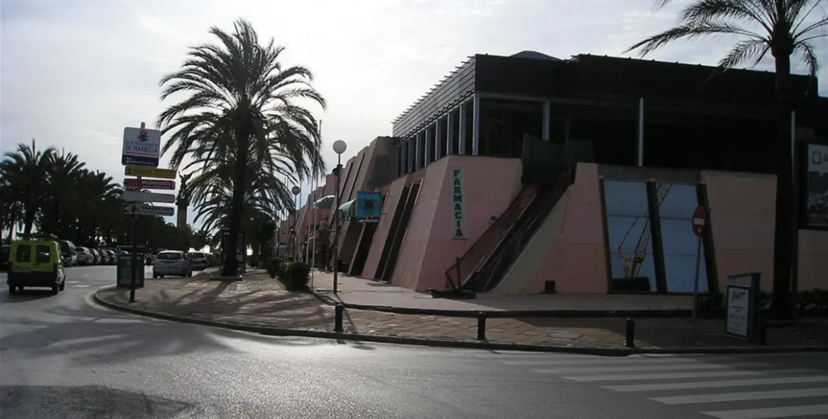 Long-term rent of office in Puerto Banús 1