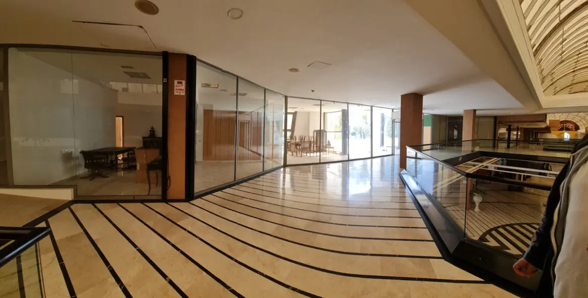 Long-term rent of office in Puerto Banús 3