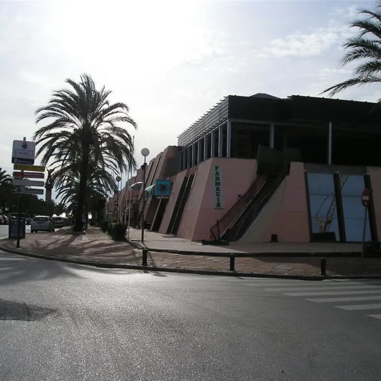Long-term rent of office in Puerto Banús