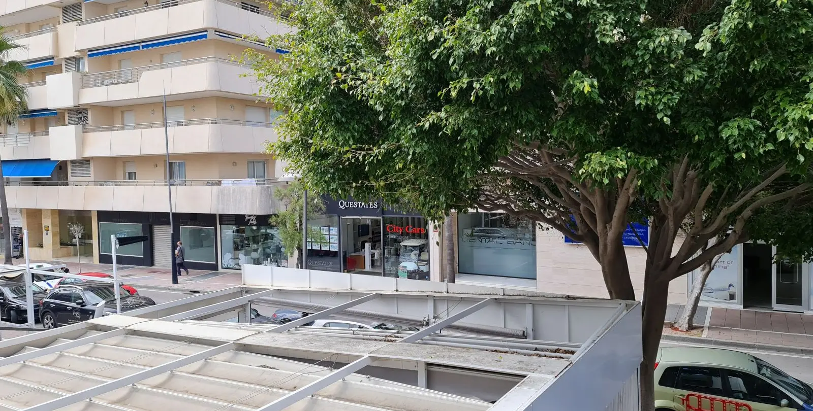 Long-term rent of office in Puerto Banús 11