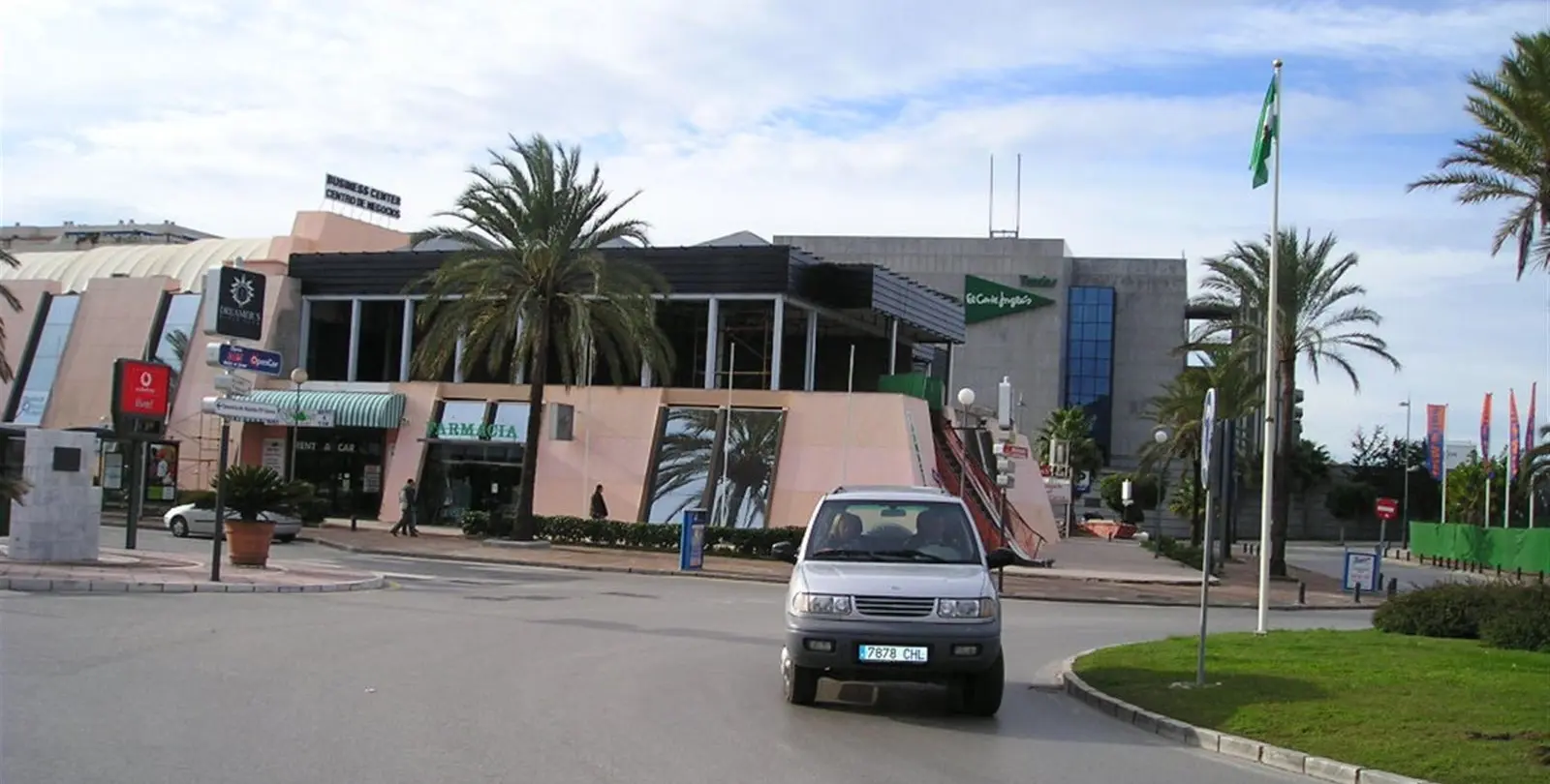 Long-term rent of office in Puerto Banús 13
