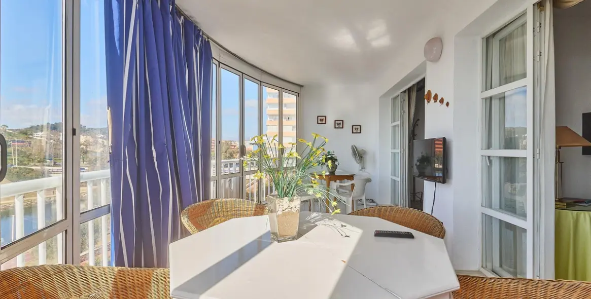 Sale of middle floor apartment in Fuengirola 7