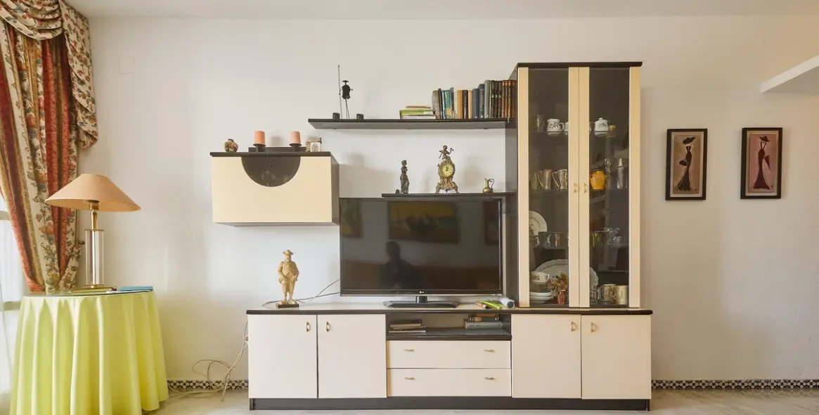 Sale of middle floor apartment in Fuengirola 12