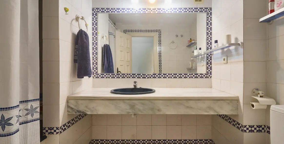 Sale of middle floor apartment in Fuengirola 20