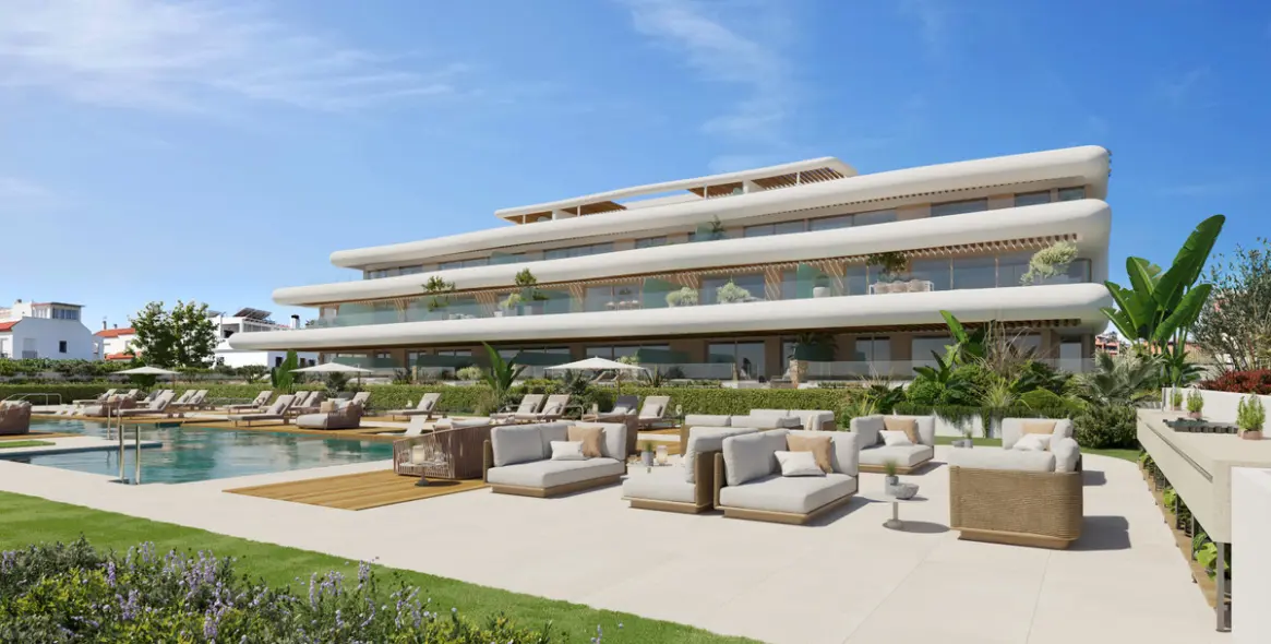 Sale of middle floor apartment in Casares 9