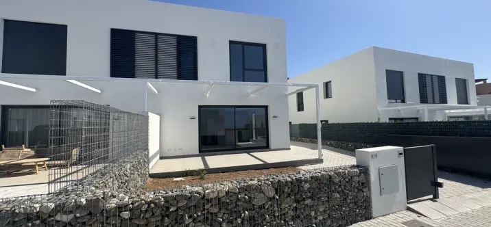 Sale of townhouse in Riviera del Sol 0