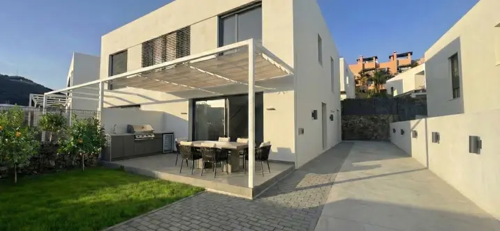 Sale of townhouse in Riviera del Sol 1