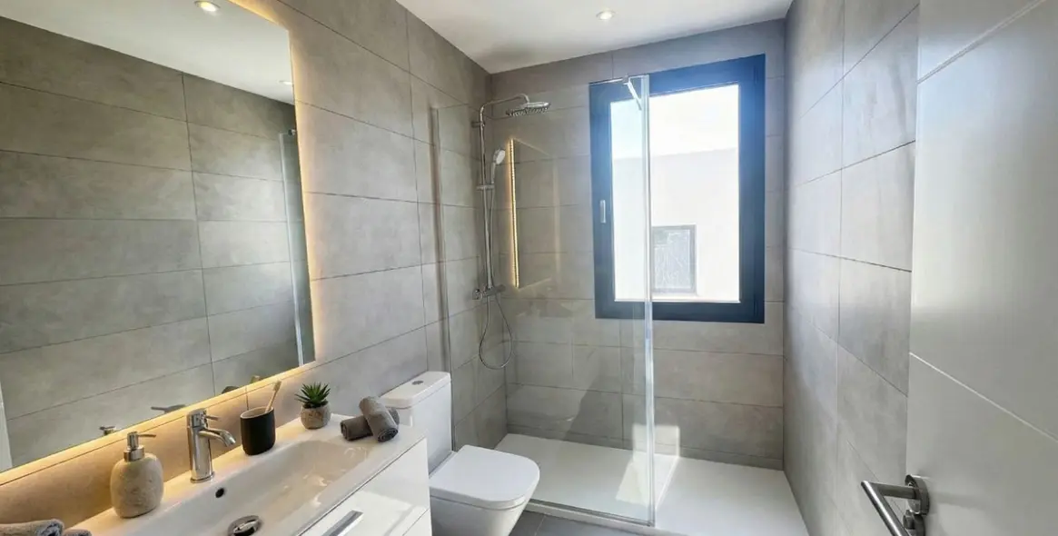 Sale of townhouse in Riviera del Sol 26