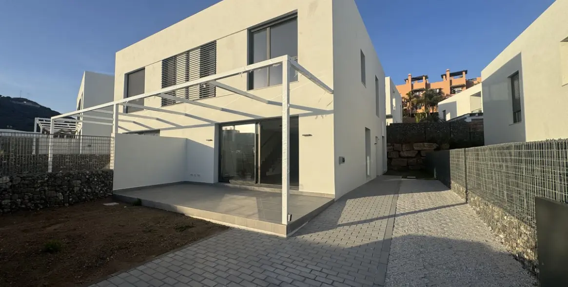 Sale of townhouse in Riviera del Sol 30