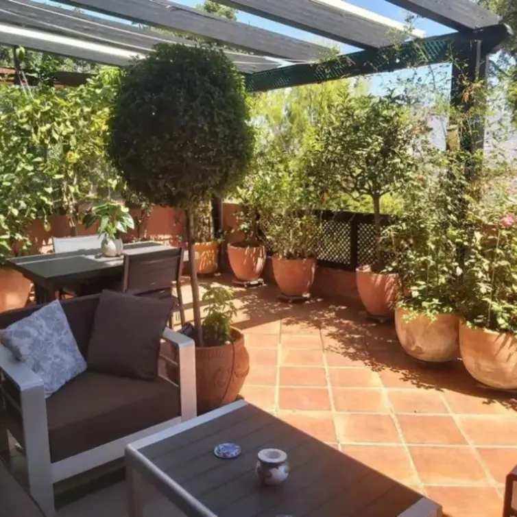 Продажа апартаментов на среднем этаже в Marbella