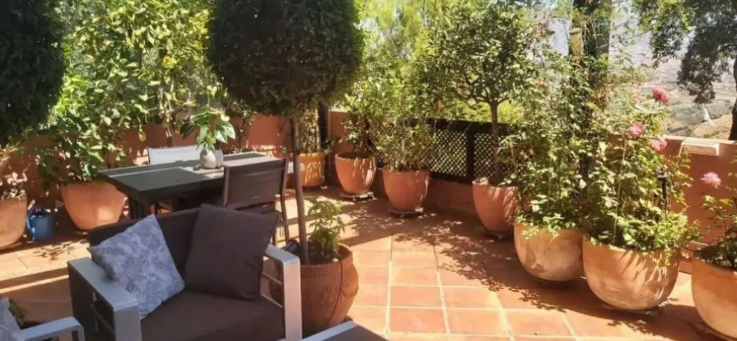 Продажа апартаментов на среднем этаже в Marbella 0