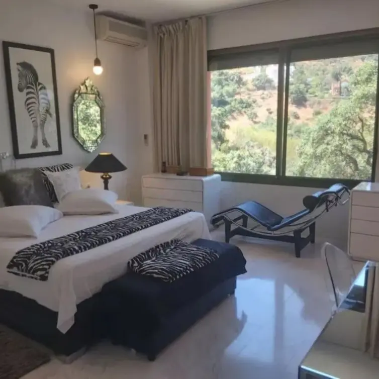 Продажа апартаментов на среднем этаже в Marbella