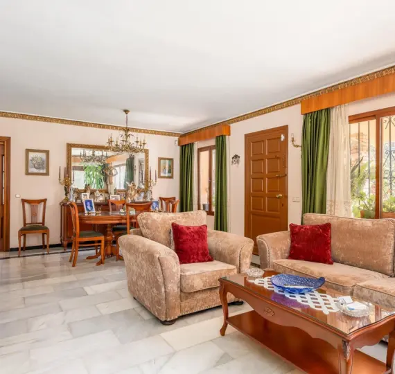 Detached villa R5045401