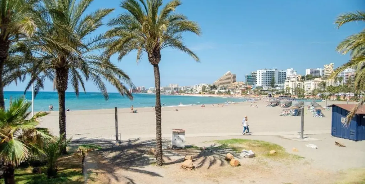 Sale of detached villa in Arroyo de la Miel 20