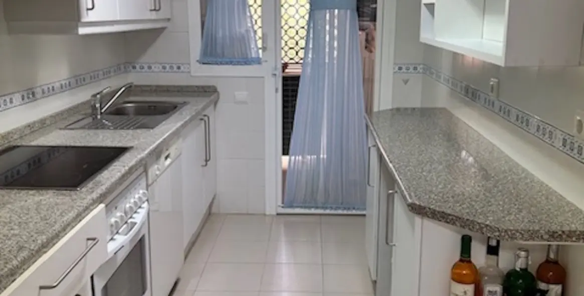 Sale of penthouse in Benahavís 3