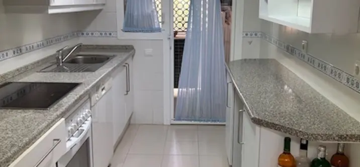 Sale of penthouse in Benahavís 2