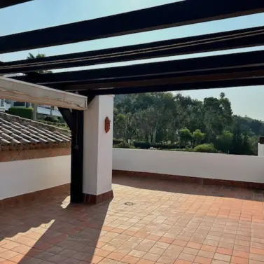 Sale of penthouse in Benahavís