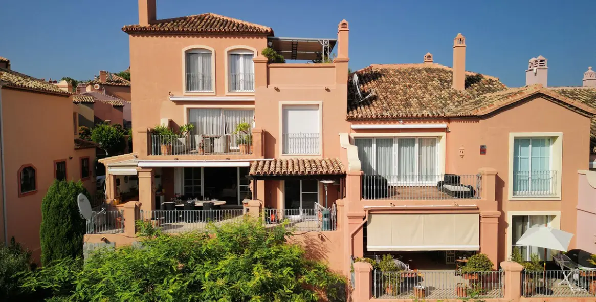 Продажа апартаментов на первом этаже в La Quinta 2