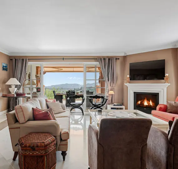 Продажа апартаментов на первом этаже в Monte Halcones