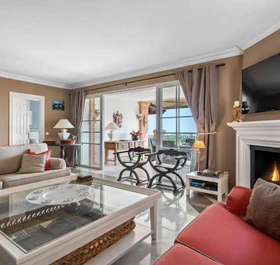 Продажа апартаментов на первом этаже в Monte Halcones