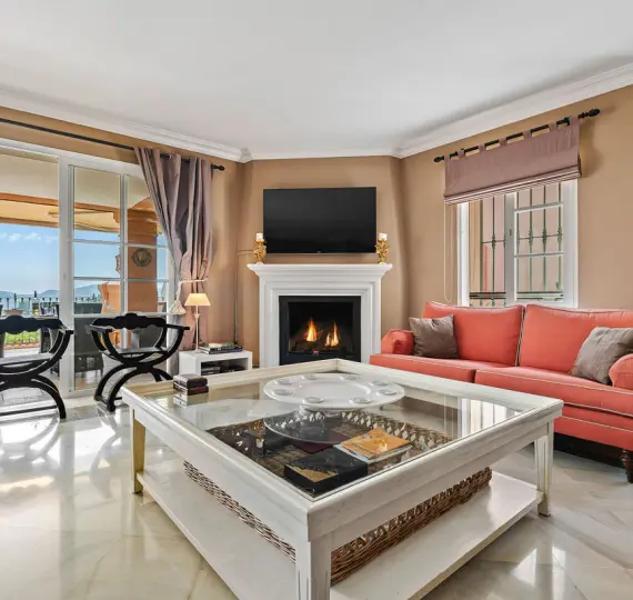 Продажа апартаментов на первом этаже в Monte Halcones