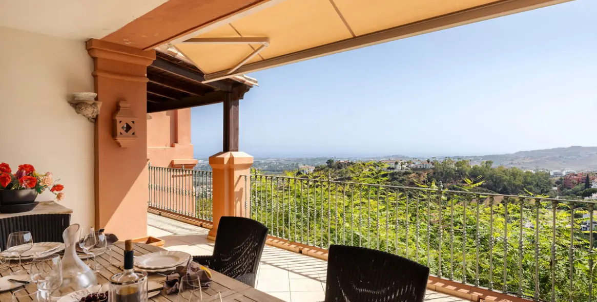 Продажа апартаментов на первом этаже в Monte Halcones 15