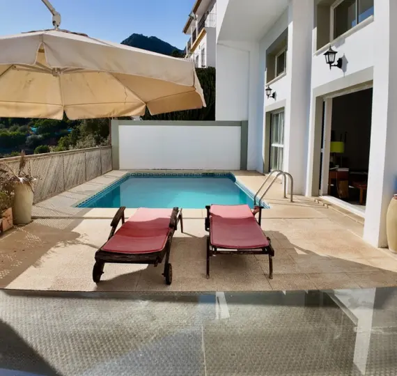 Venta de villa independiente en Ojen pueblo