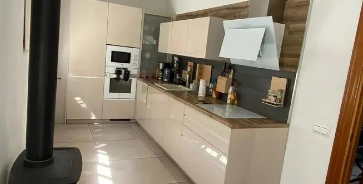 Venta de villa independiente en Ojen pueblo 5