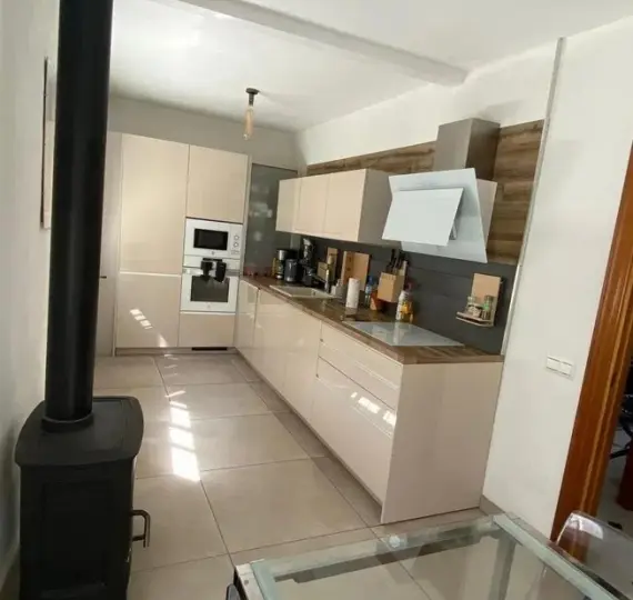 Venta de villa independiente en Ojen pueblo