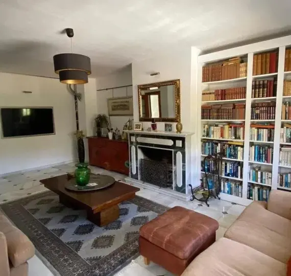 Venta de villa independiente en Ojen pueblo