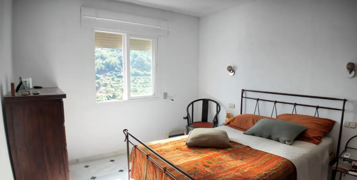 Venta de villa independiente en Ojen pueblo 12