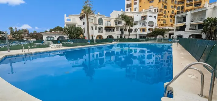 Sale of penthouse in Puerto de Cabopino 2