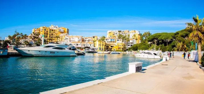 Sale of penthouse in Puerto de Cabopino 3