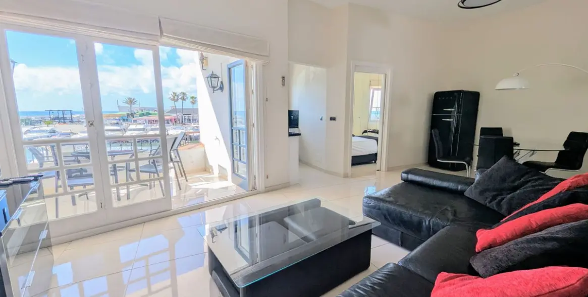 Sale of penthouse in Puerto de Cabopino 1