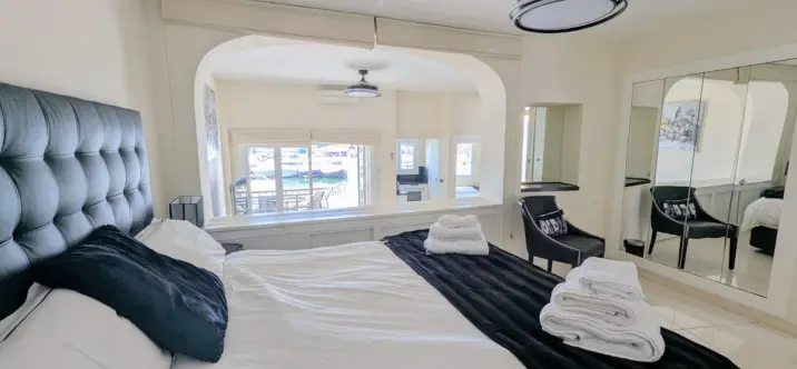 Sale of penthouse in Puerto de Cabopino 1