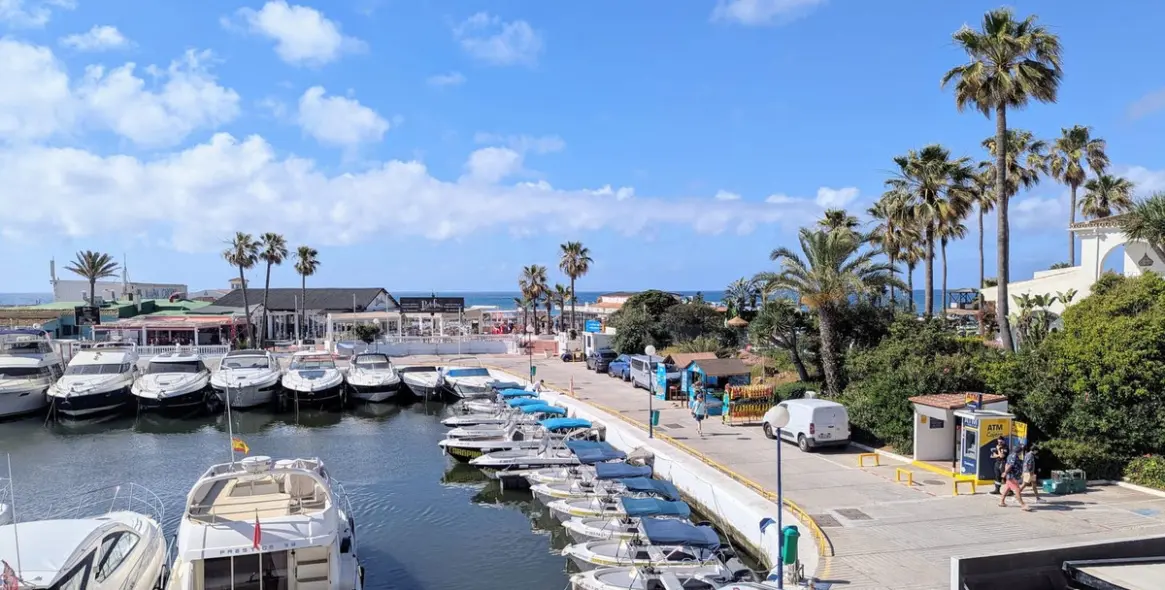 Sale of penthouse in Puerto de Cabopino 5