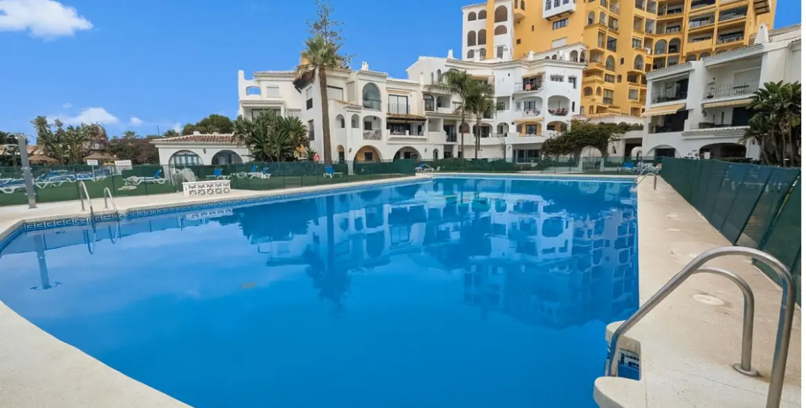 Sale of penthouse in Puerto de Cabopino 6