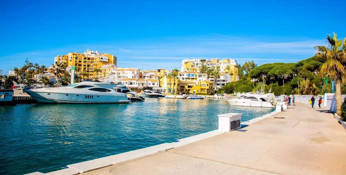 Sale of penthouse in Puerto de Cabopino 7
