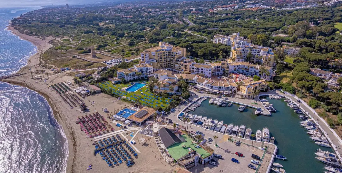 Sale of penthouse in Puerto de Cabopino 12