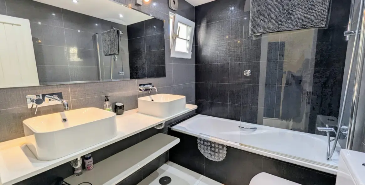 Sale of penthouse in Puerto de Cabopino 13