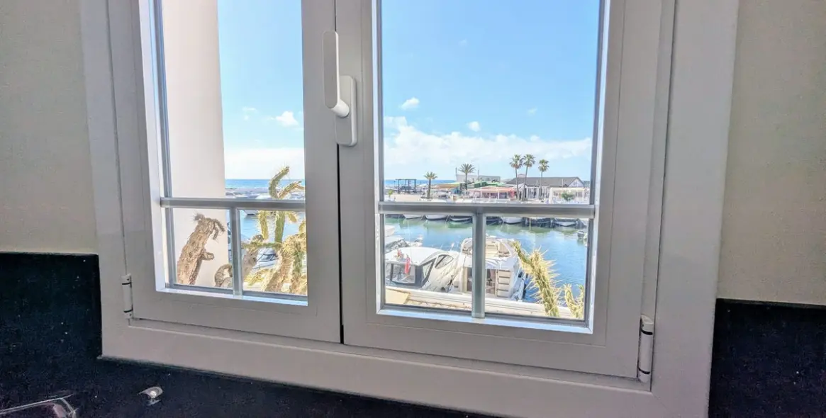 Sale of penthouse in Puerto de Cabopino 24