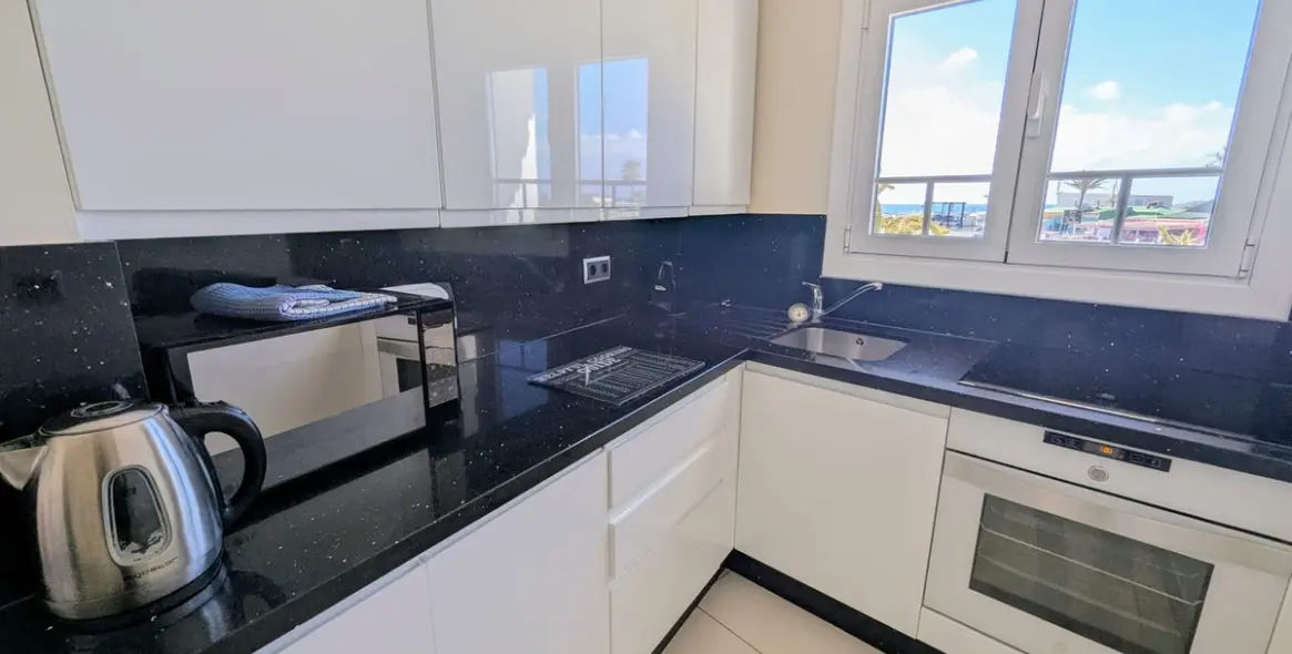 Sale of penthouse in Puerto de Cabopino 25