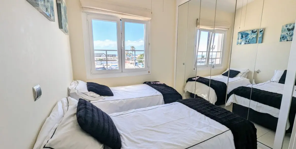 Sale of penthouse in Puerto de Cabopino 26