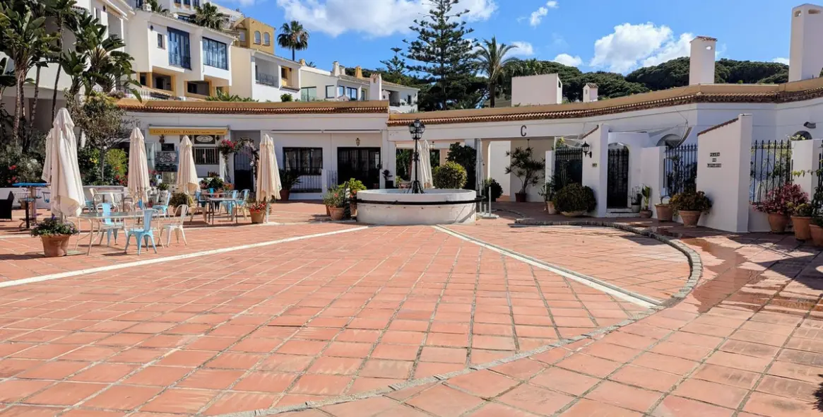 Sale of penthouse in Puerto de Cabopino 42