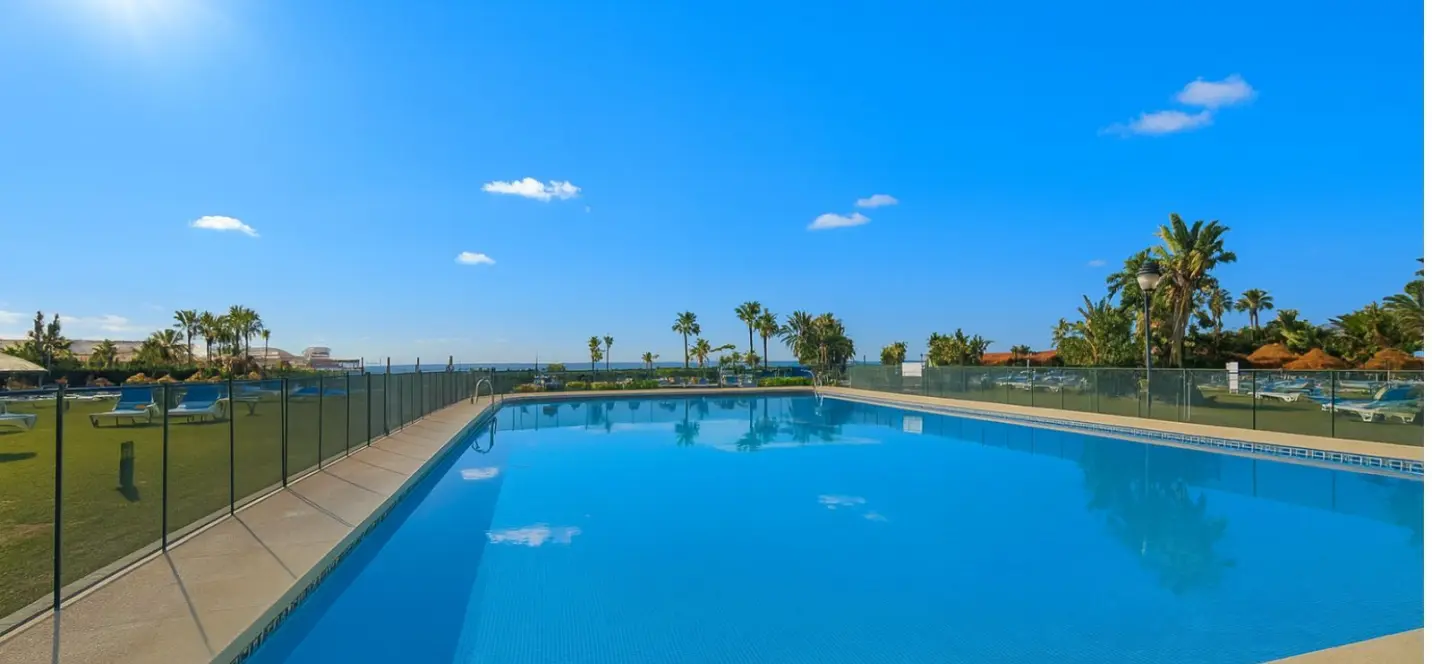 Sale of penthouse in Puerto de Cabopino 1
